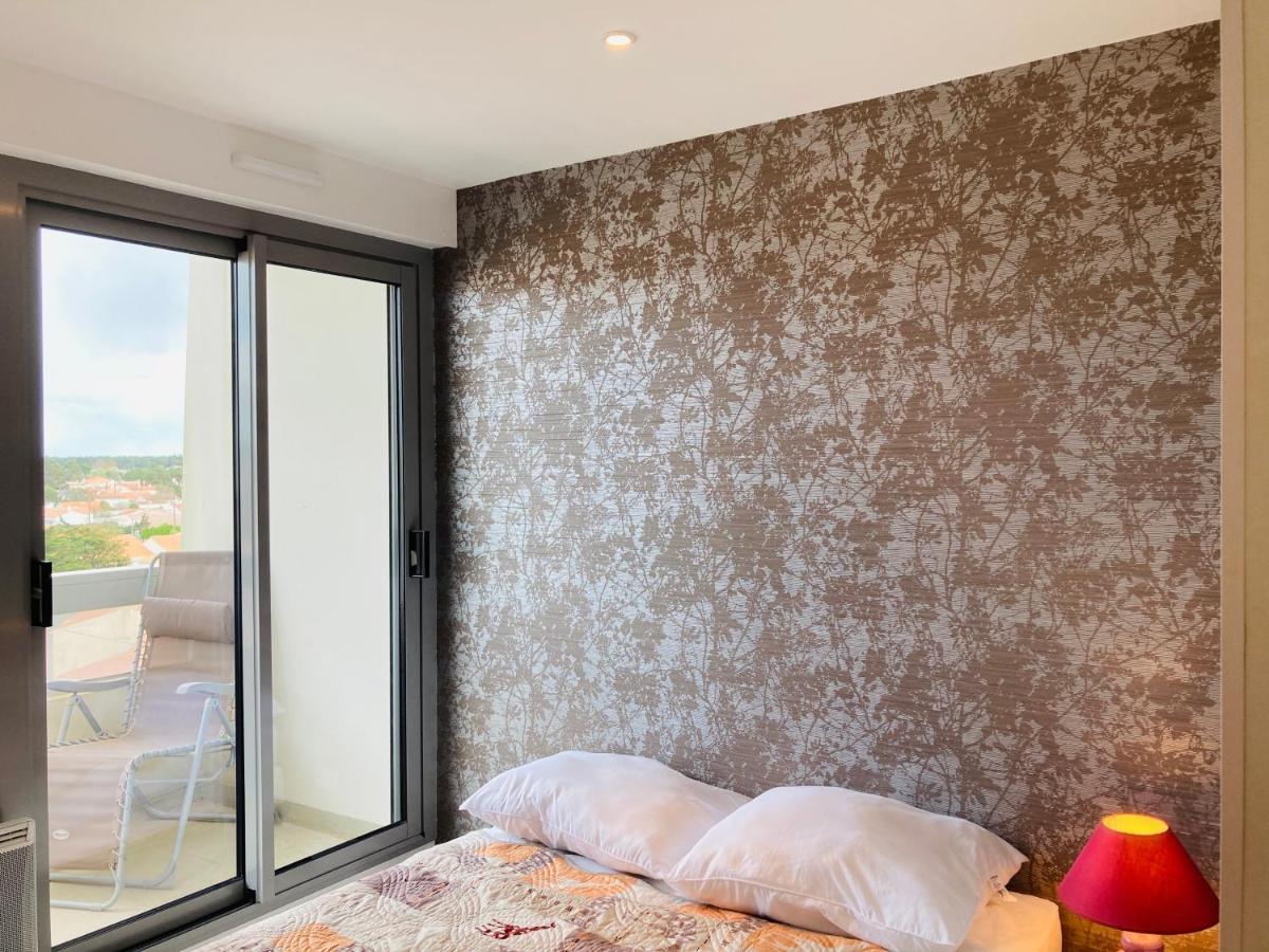 Standing, Luminosite A 100M De La Mer, T3 Prestige 圣伊莱尔·德列 外观 照片